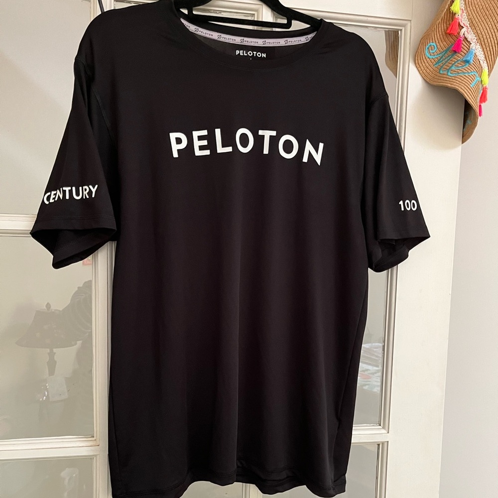 PELOTON Century 100 Black Graphic Tee Shirt Large